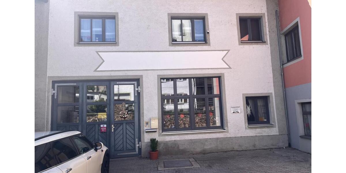 Einfamilienhaus Eschlkam - 8 Zimmer, 240 m&sup2;, 300.000&euro; | Angebot:26929445