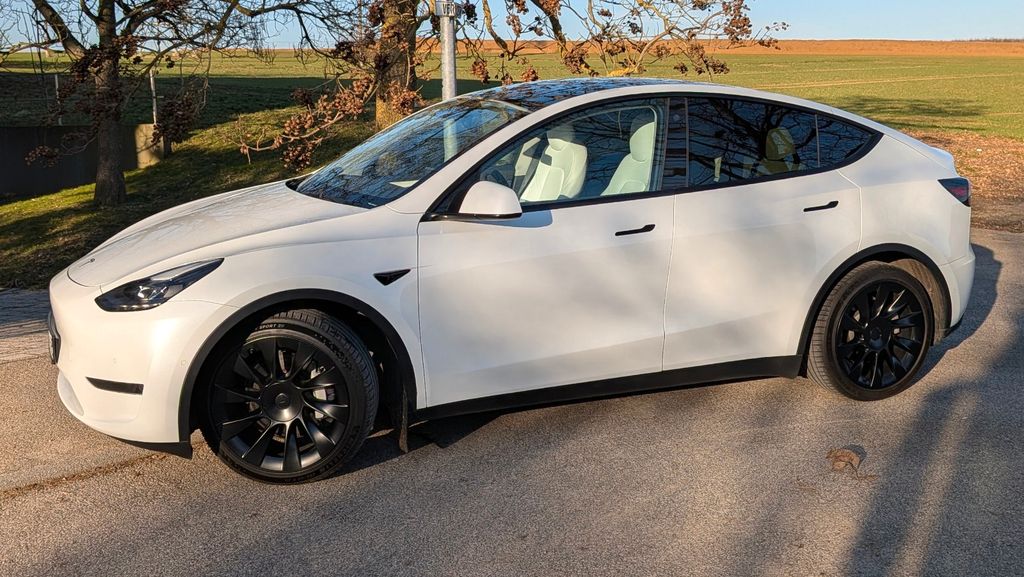 Tesla Model Y 37.500 km 35.900 &euro; Remseck am Neckar 71686