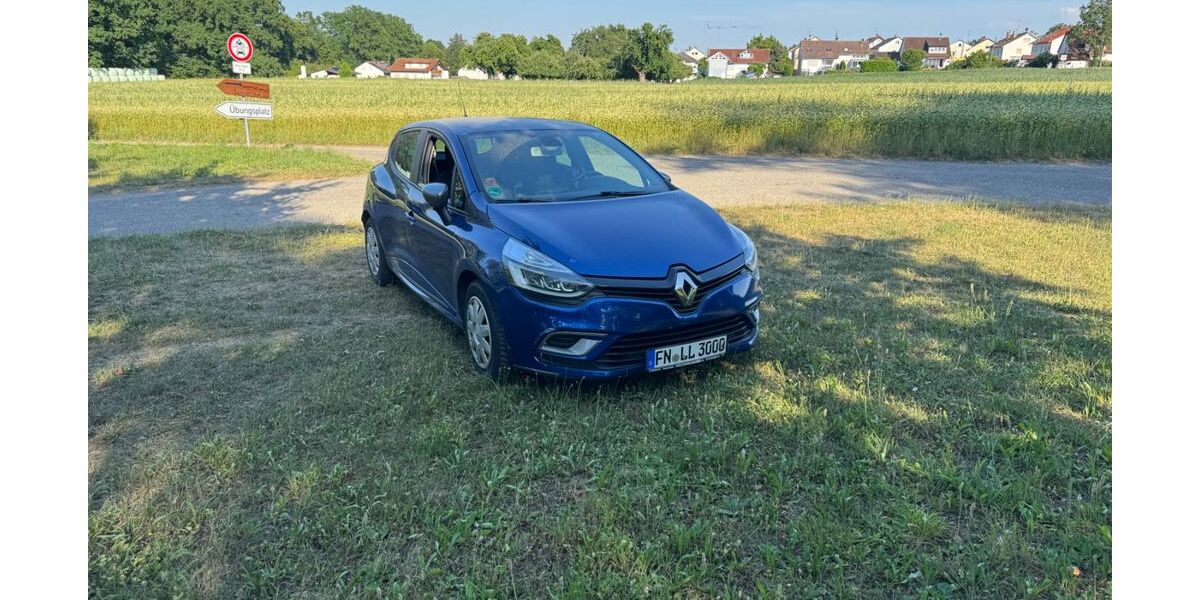 Renault Clio 147.000 km 7.100 &euro; Uhldingen-Mühlhofen 88690