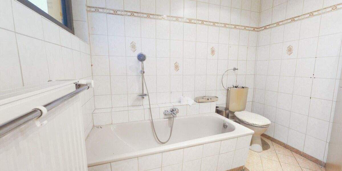 Etagenwohnung Bad Windsheim / Wiebelsheim Bad Windsheim - 5 Zimmer, 180 m&sup2;, 239.000&euro; | Angebot:25732872