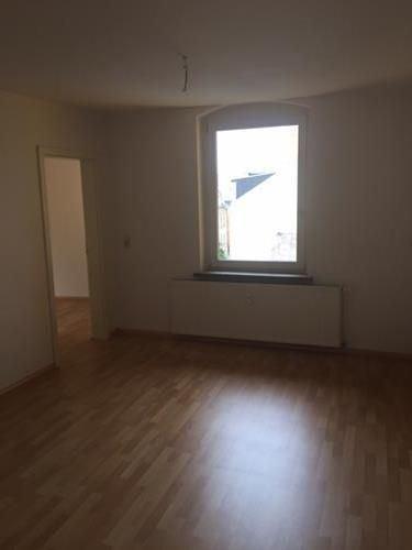 Dachgeschoßwohnung Limbach-Oberfrohna Oberfrohna - 3 Zimmer, 72 m&sup2;, 325&euro; | Angebot:26038018