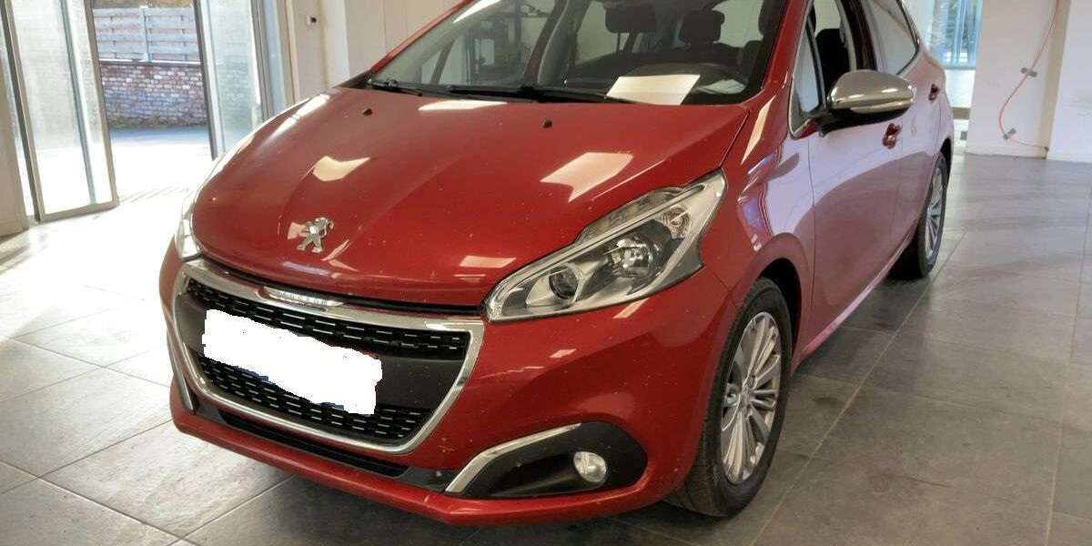 Peugeot 208 8.950 km 11.990 &euro; Warstein - Westendorf 59581