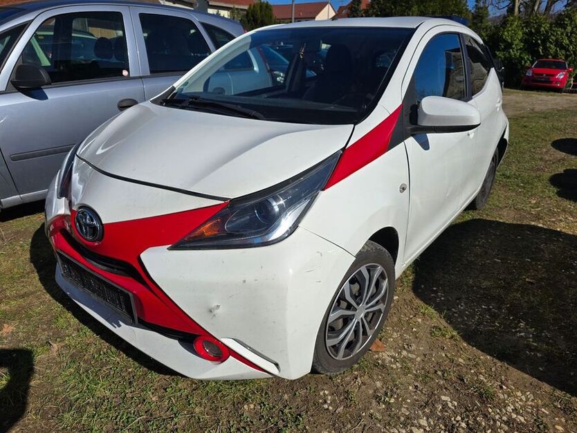 Aygo (X)