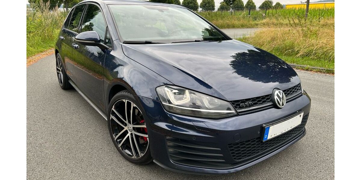 VW Golf 286.000 km 9.600 &euro; Höxter 37671