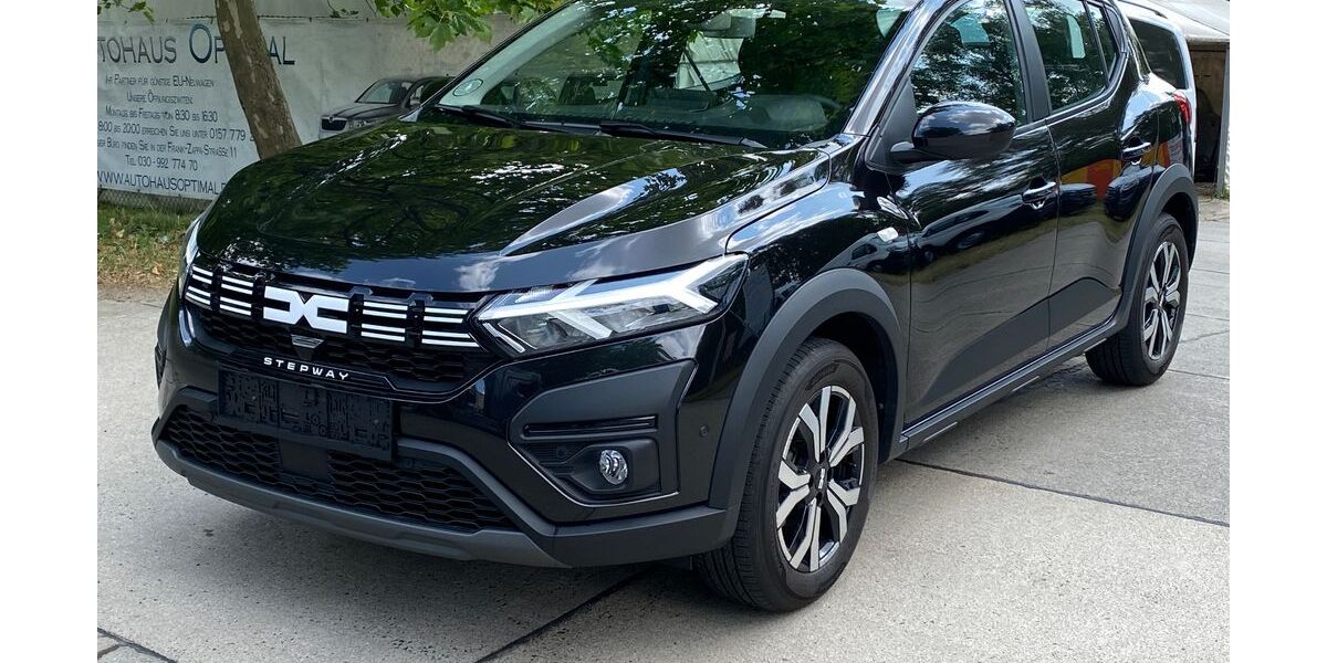 Dacia Sandero 7.618 km 14.990 &euro; Berlin 12681