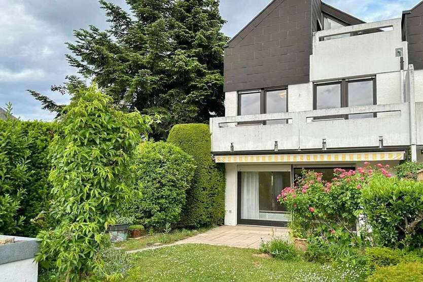 Haus zum Kaufen in Stuttgart 730.000 € 156.87 m²