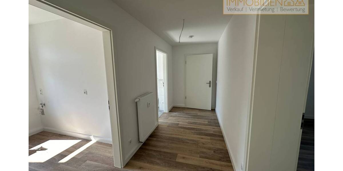 4 Zimmer Wohnung, Küche, Bad, Balkon und Terrasse, 2 PKW Stellplätze 4 zimmer