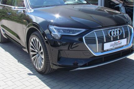 Audi e-tron 30.590 km 54.990 &euro; Dippoldiswalde 01744