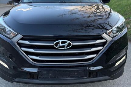 Hyundai TUCSON 163.000 km 10.300 &euro; Reutlingen 72766