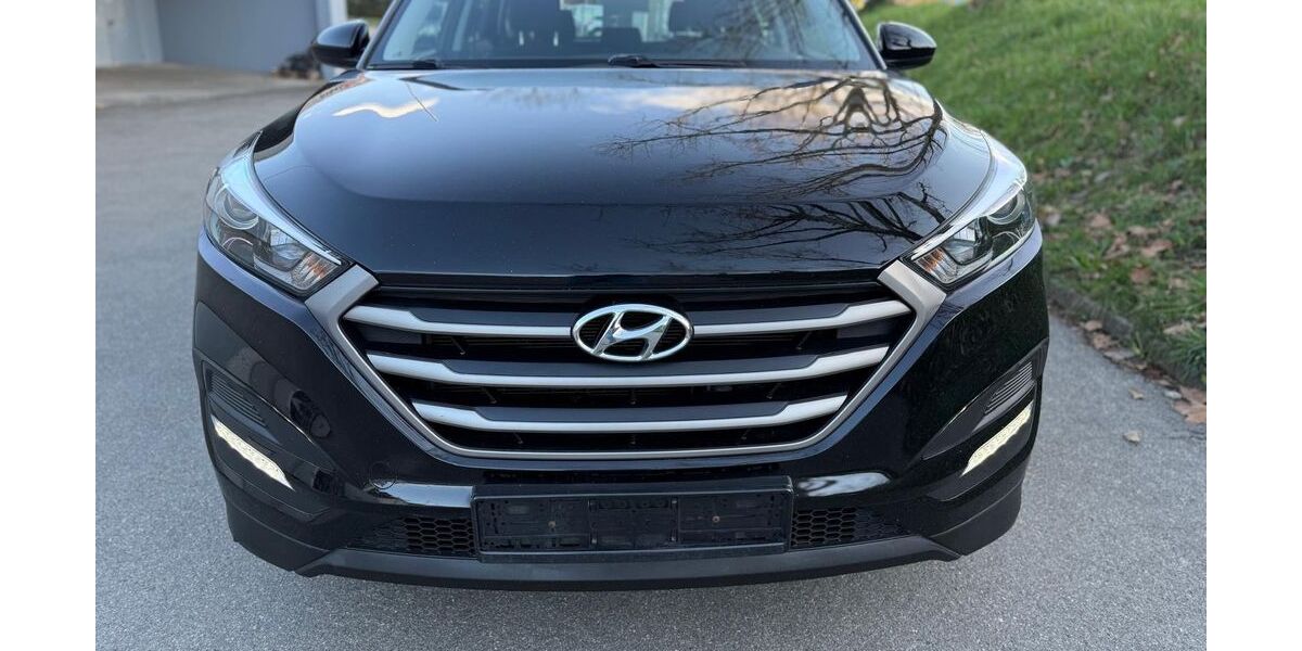 Hyundai TUCSON 163.000 km 10.300 &euro; Reutlingen 72766