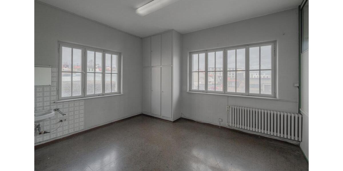 Gewerbeobjekt Villingen-Schwenningen Schwenningen - 2.082&euro; | Angebot:26227770