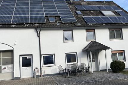 Werkstatt mit Wohnhaus und Friseur Studio zu verkaufen 3 zimmer