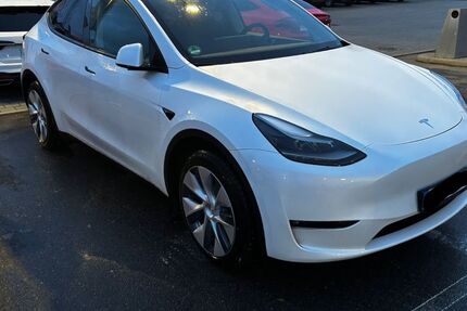 Tesla Model Y 28.000 km 44.999 &euro; Schwarzenfeld 92521
