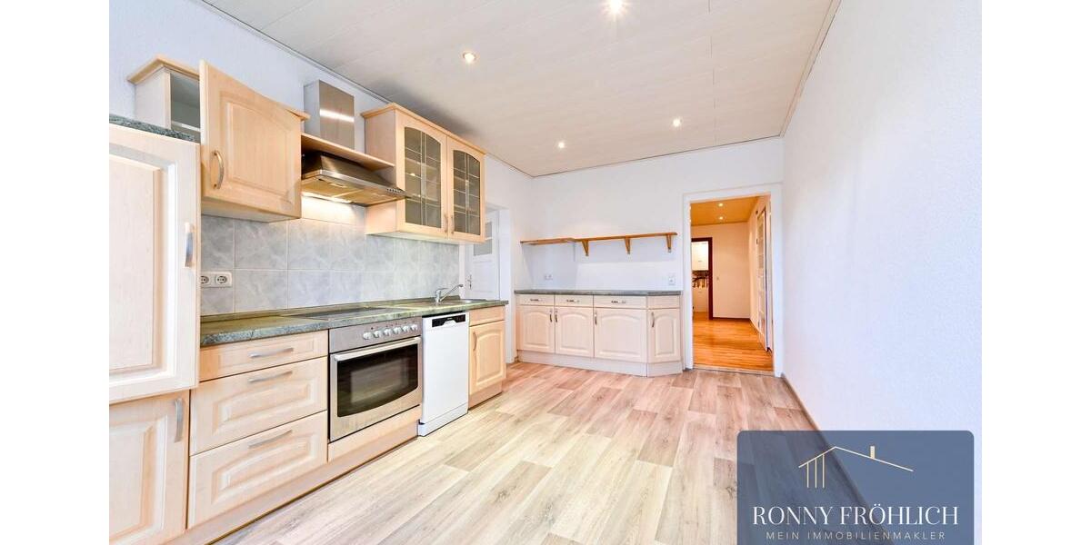 XL 5-Raum-Wohnung in Lauter-Bernsbach mit Einbauküche + Kaminofen und wirklich viel Platz zu Mieten 5 zimmer