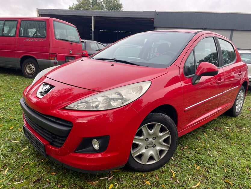 Peugeot 207 182.223 km 2.350 € Einbeck 37574
