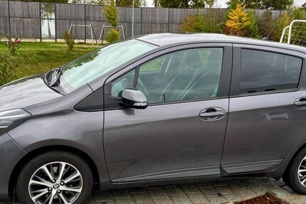 Toyota Yaris 65.300 km 12.600 € Neutraubling 93073