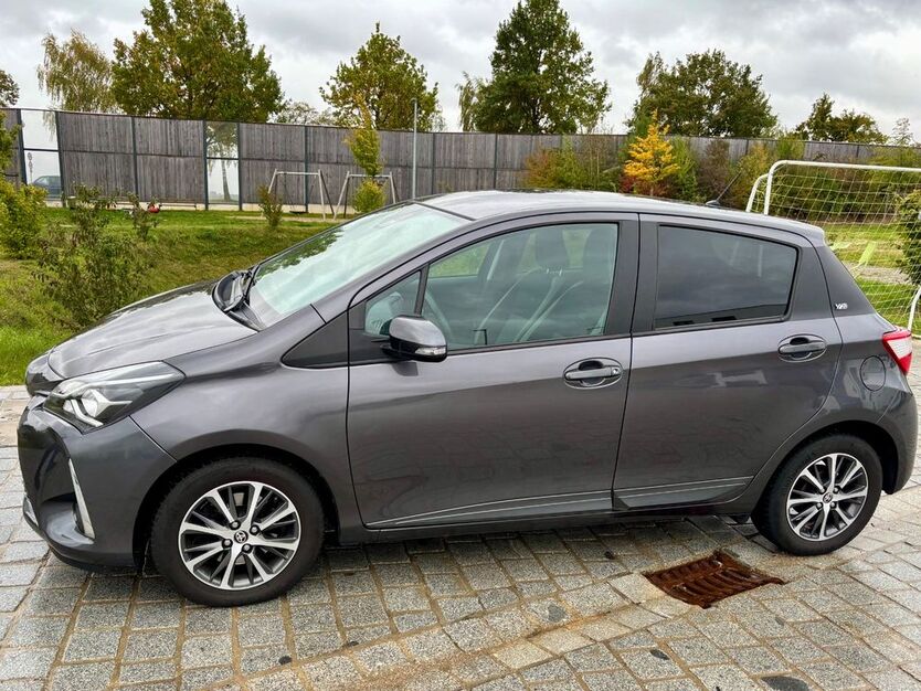 Toyota Yaris 65.300 km 12.600 € Neutraubling 93073