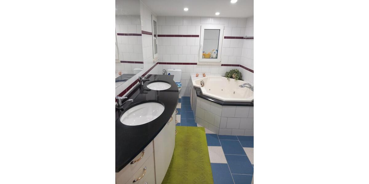 Einfamilienhaus Jestetten - 7 Zimmer, 230 m&sup2;, 595.000&euro; | Angebot:26414842