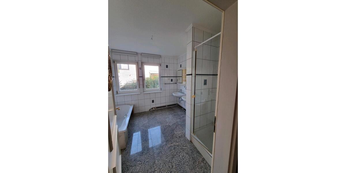 Einfamilienhaus Obersulm - 7 Zimmer, 207 m&sup2;, 550.000&euro; | Angebot:24836768