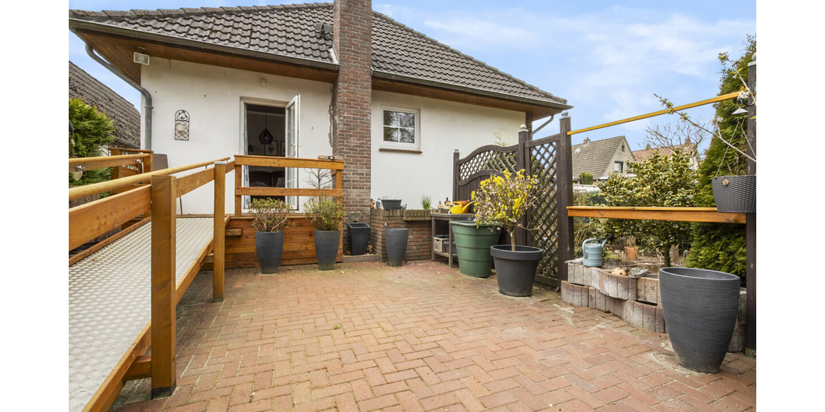 Delmenhorst-Annenheide Gepflegter Walmdachbungalow mit schönem Garten in zweiter Reihe - Bungalow Delmenhorst / Annenheide Annenheide | Angebot:26355215