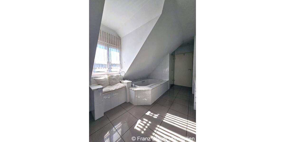 Einfamilienhaus Großostheim - 1 Zimmer, 265 m&sup2;, 1.150.000&euro; | Angebot:24226824