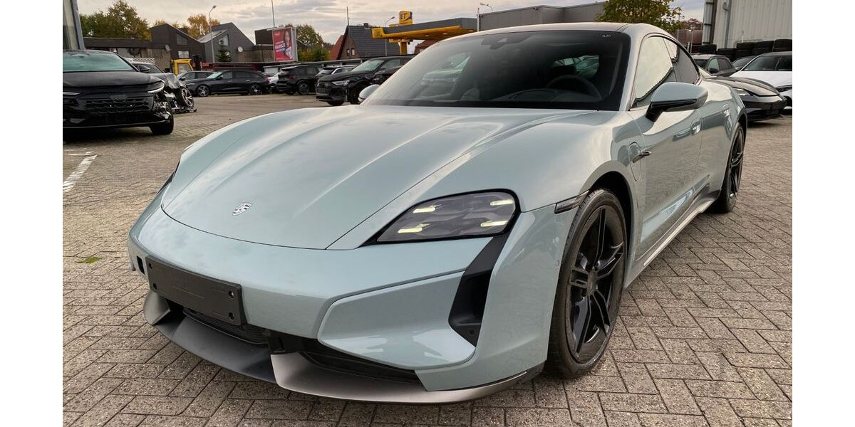 Porsche Taycan 2.599 km 127.900 € Gronau 48599