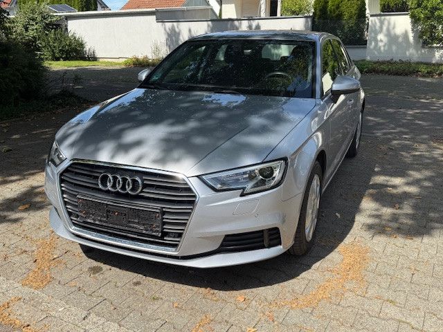 Audi A3 90.000 km 14.850 € Illertissen 89257
