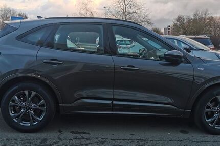 Ford Kuga 70.000 km 16.300 &euro; Braunschweig 38112