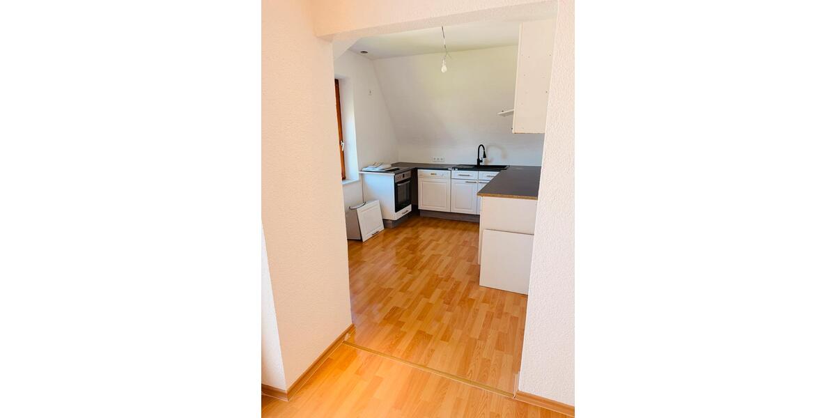 Dachgeschoßwohnung Schiffweiler - 3 Zimmer, 80 m&sup2;, 650&euro; | Angebot:26328117