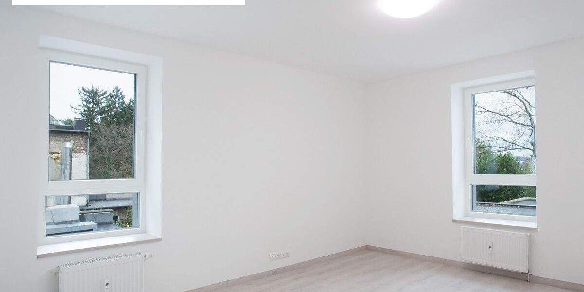 WG-geeignet: Stilvoll modernisierte 4-Zimmer-Wohnung! 4 zimmer