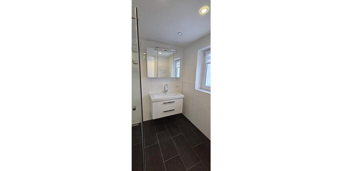 Modernisierte 3-Zimmer-Wohnung mit Terrasse und Garten 3 zimmer