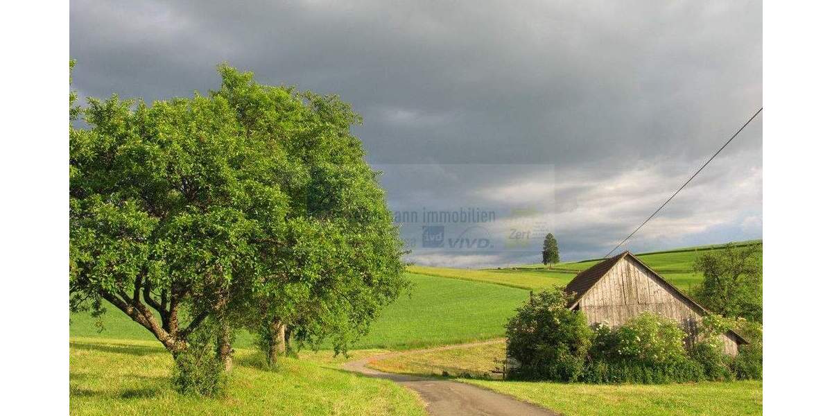 Historischer Doppelbauernhof in traumhafter Alleinlage mit weitem Fernblick und außergewöhnlichem Entwicklungspotenzial ! 8 zimmer
