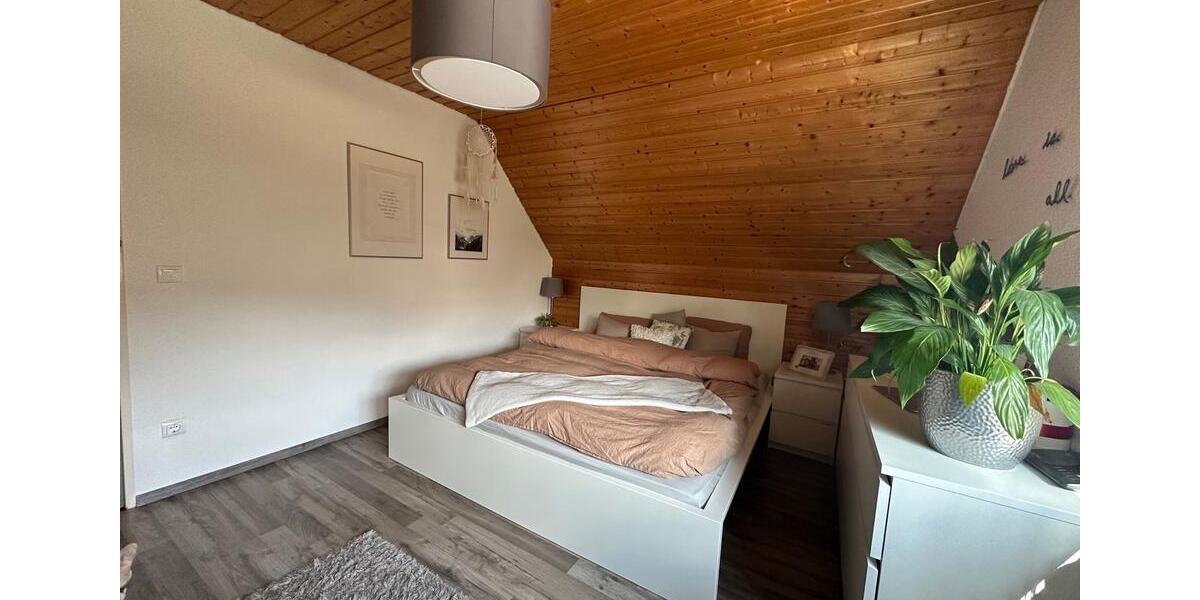 Dachgeschoßwohnung Villingen-Schwenningen Schwenningen - 4 Zimmer, 72 m&sup2;, 185.000&euro; | Angebot:26373546