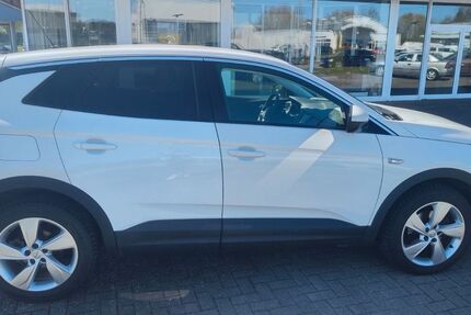 Opel Grandland (X) 42.740 km 16.500 &euro; Bad Doberan 18209