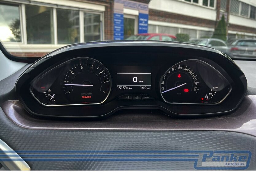 Peugeot 2008 Active*AHK*Navi*Klima*PDC*1-Hand*Chrom* 149.870 km 6.490 € Berlin 13187