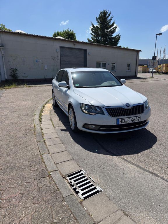 Skoda Superb 119.000 km 16.400 € Heidelberg 69126