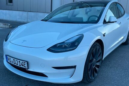 Tesla Model 3 68.521 km 28.500 € Mallersdorf-Pfaffenberg 84066