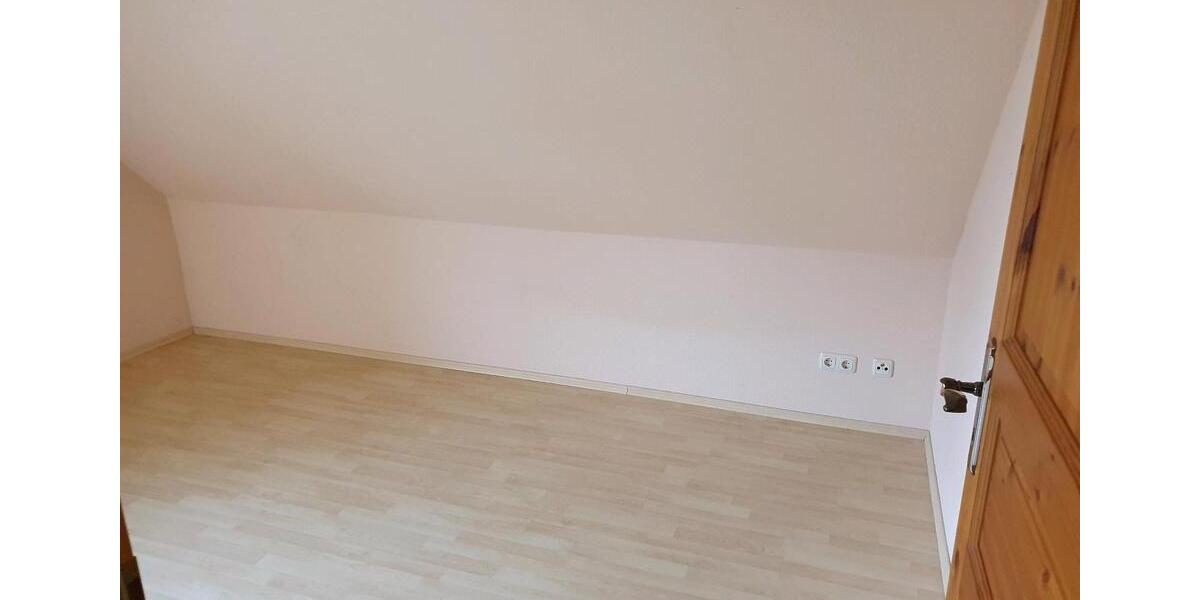 Etagenwohnung Hamberge - 3 Zimmer, 95 m&sup2;, 950&euro; | Angebot:25207815
