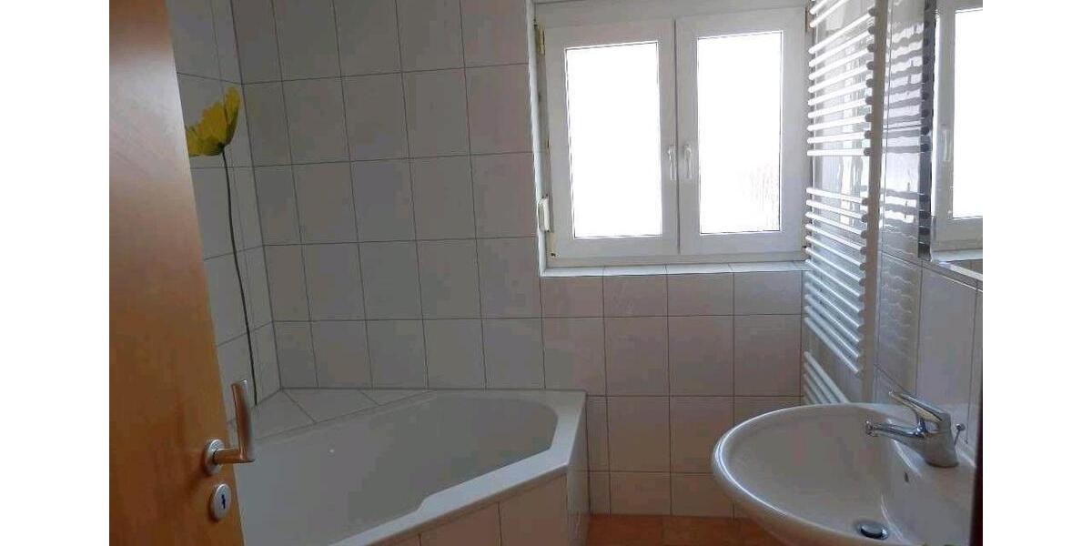 Etagenwohnung Weissach - 3 Zimmer, 85 m&sup2;, 1.300&euro; | Angebot:25477850