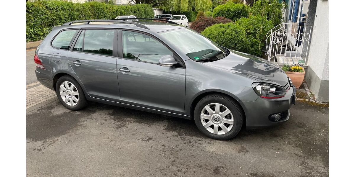 VW Golf 133.000 km 5.900 &euro; Wiesbaden 65191