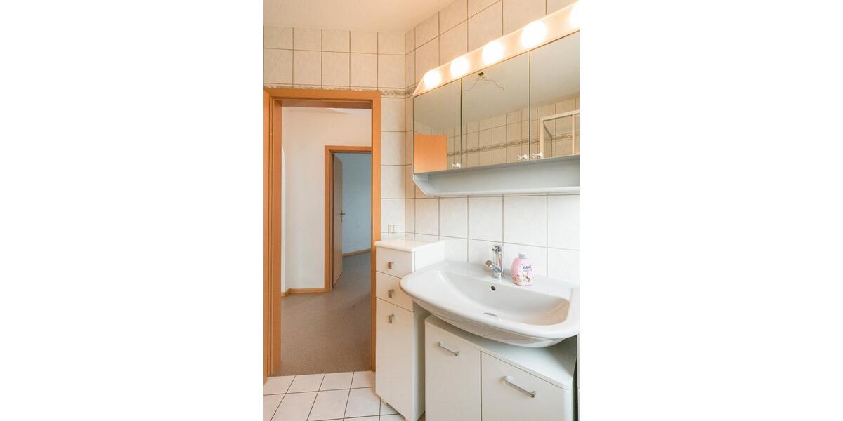 Hochparterre Saarbrücken West - 3 Zimmer, 75 m&sup2;, 179.000&euro; | Angebot:27003124
