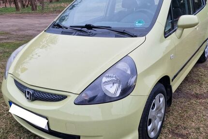 Honda Jazz 160.000 km 1.700 &euro; Laasdorf 07646