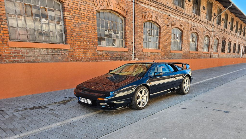 Lotus Esprit 6.900 km 95.000 &euro; Tarnów 33-10