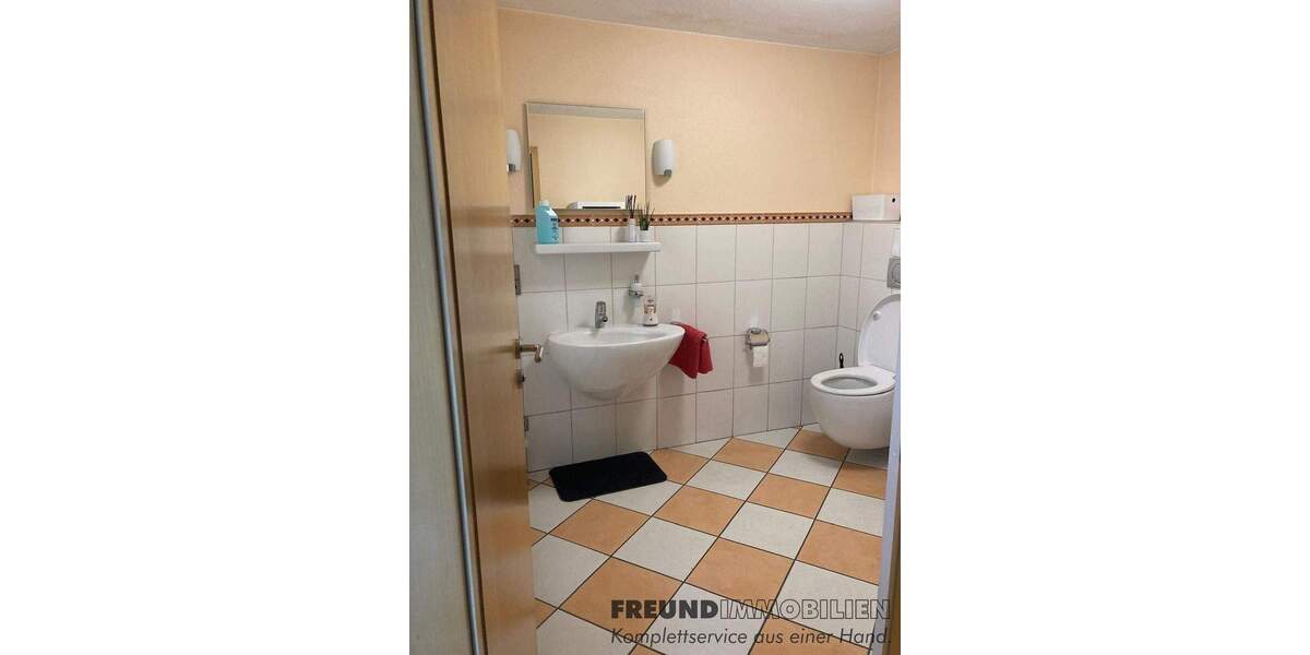 Gewerbeobjekt Neukirchen - 6 Zimmer, 120.000&euro; | Angebot:25797788