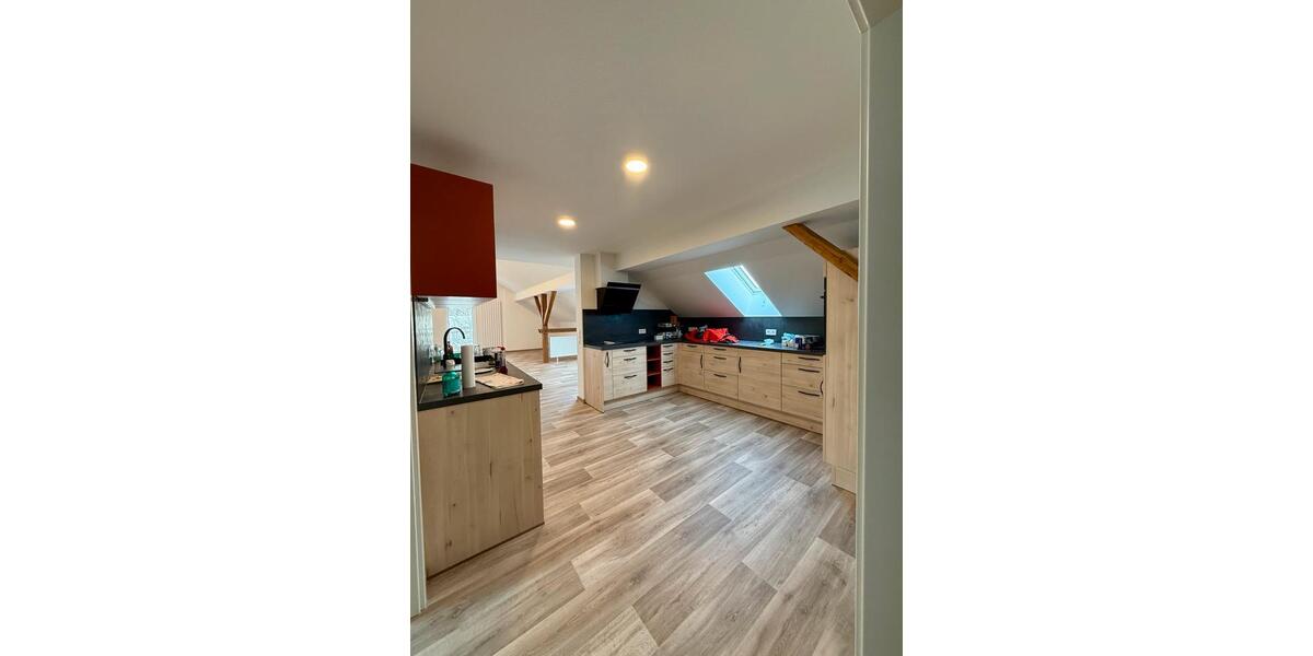 Dachgeschoßwohnung Neuhaus am Rennweg - 3 Zimmer, 96 m&sup2;, 780&euro; | Angebot:25417079