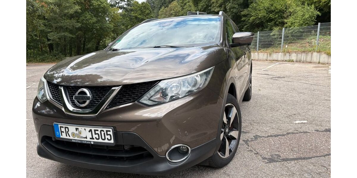 Nissan Qashqai 111.800 km 11.600 &euro; Freiburg 79100