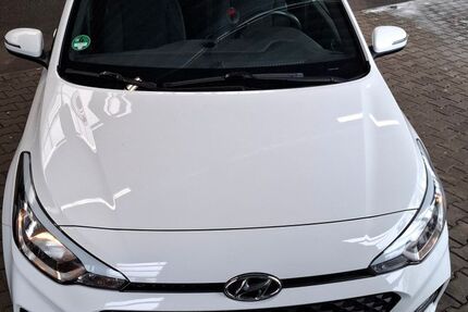 Hyundai i20 102.000 km 11.700 &euro; Langerwehe 52379