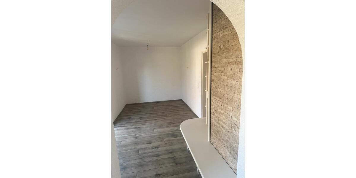 Etagenwohnung Schlüsselfeld - 5 Zimmer, 150 m&sup2;, 1.200&euro; | Angebot:26699657