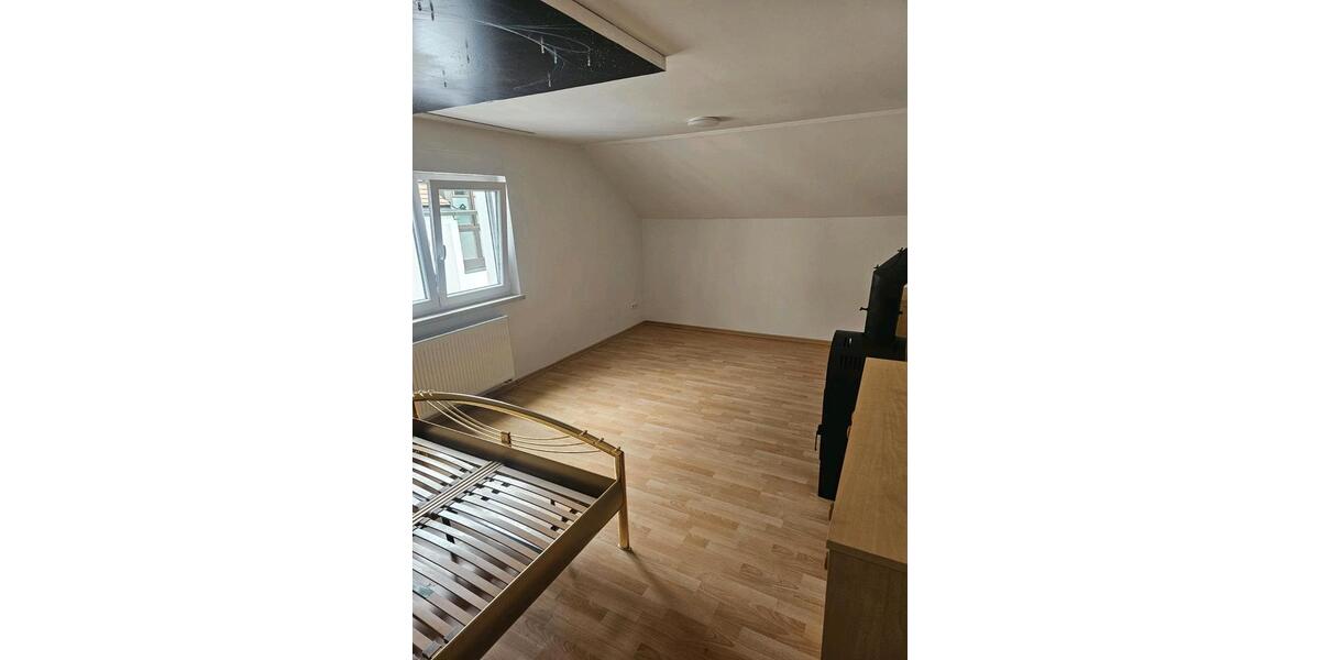 Dachgeschoßwohnung Kümmersbruck - 2 Zimmer, 70 m&sup2;, 700&euro; | Angebot:25794984