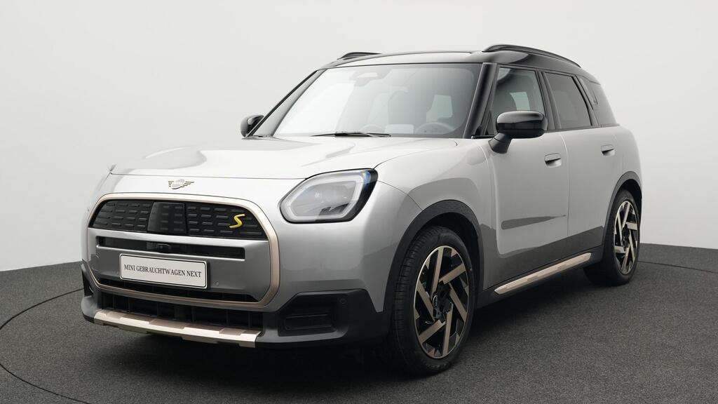 Mini Countryman SE All4 5.001 km 39.752 &euro; München 80788